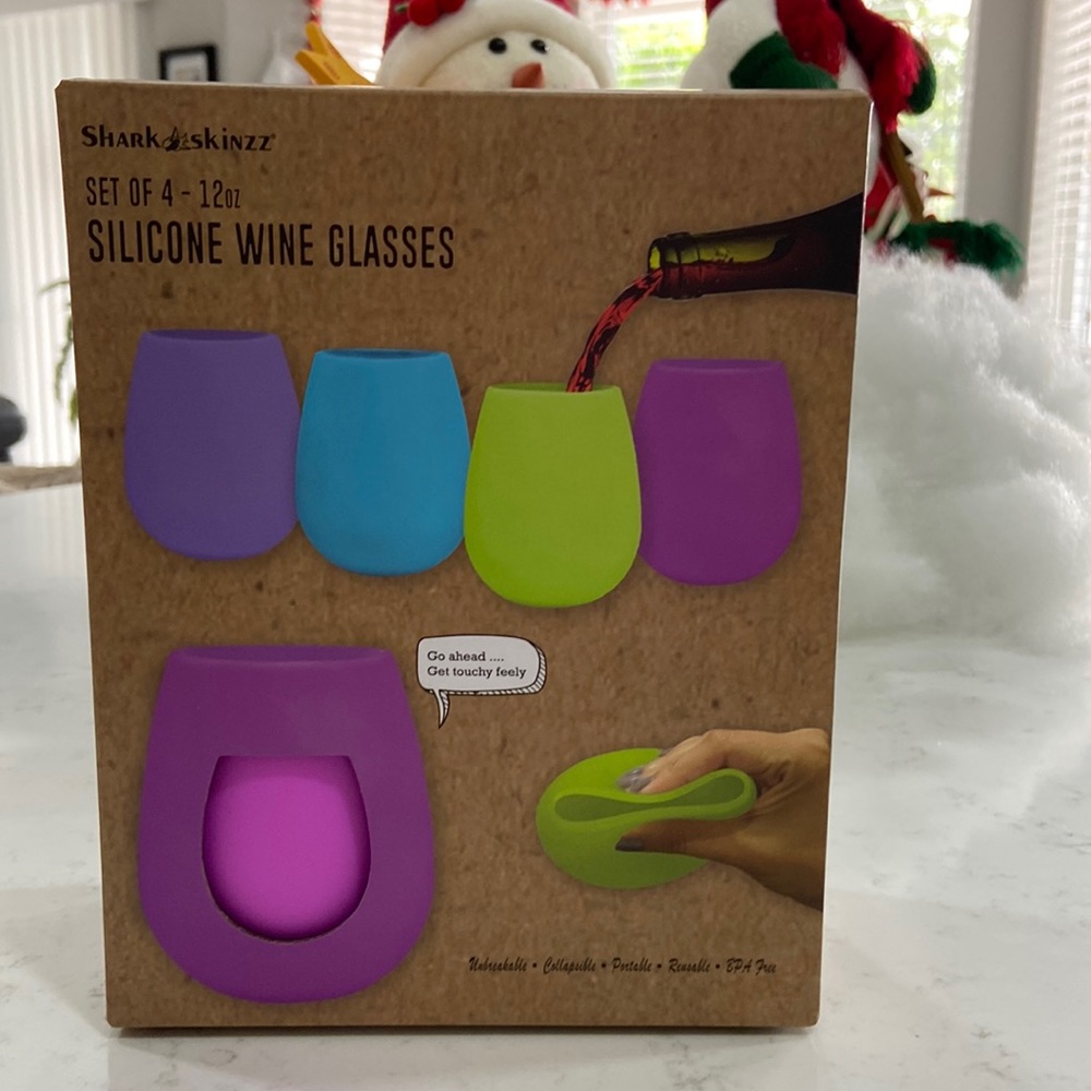 CLEARANCE**Shark Skinzz  silicone wine glasses